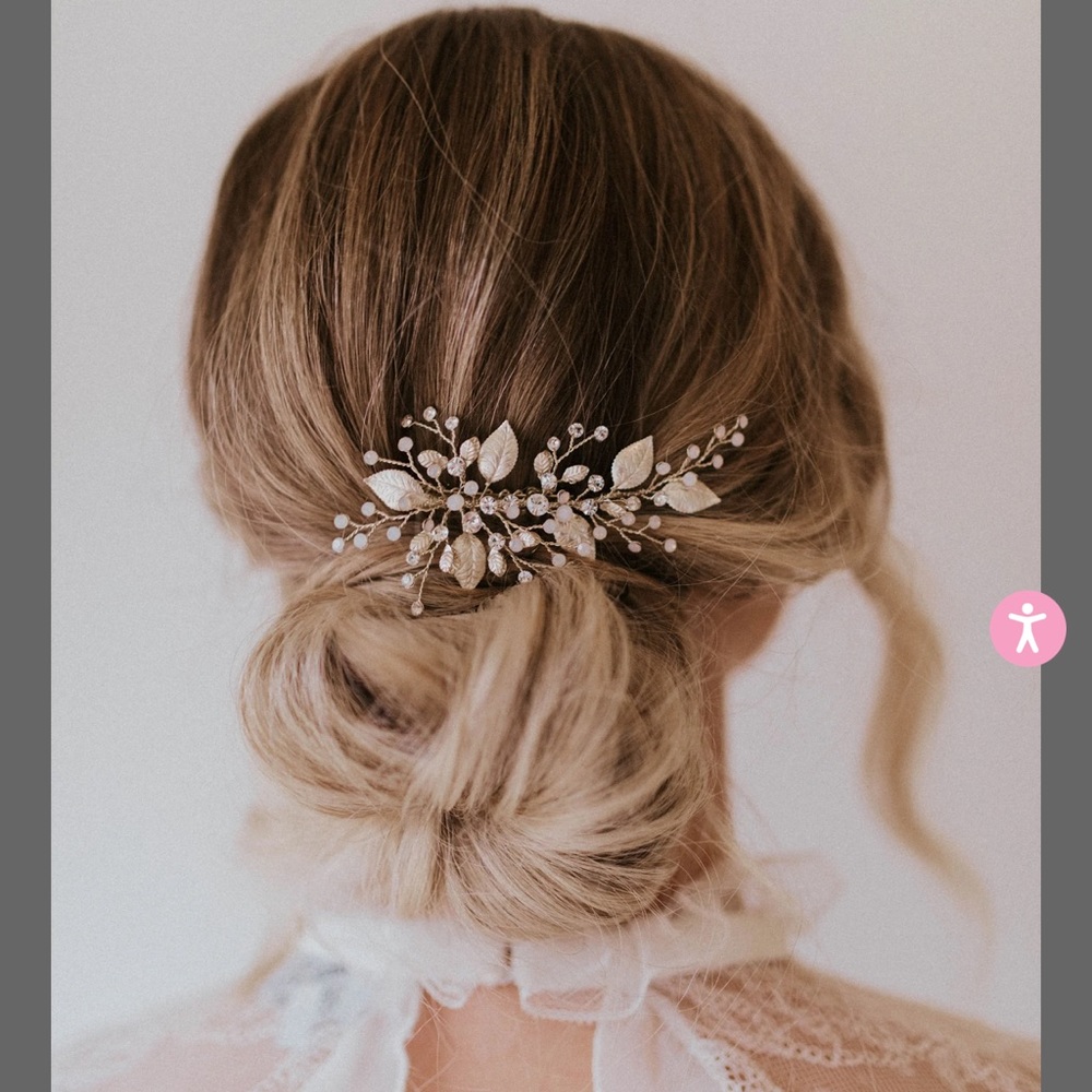 BNWT Untamed Petals “Talin” Gold Floral Bridal Comb